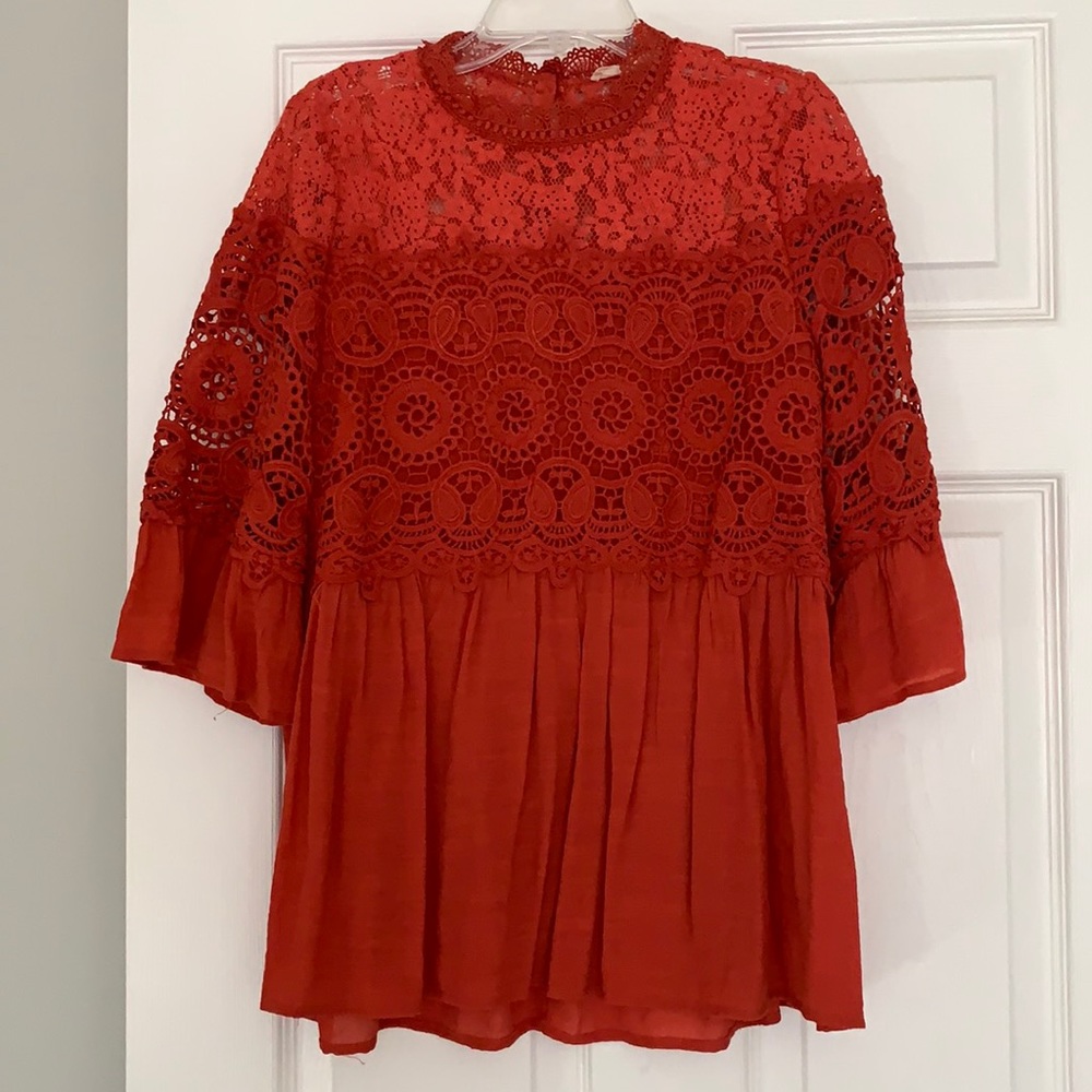 Lacey 1/4 length Sleeve Top